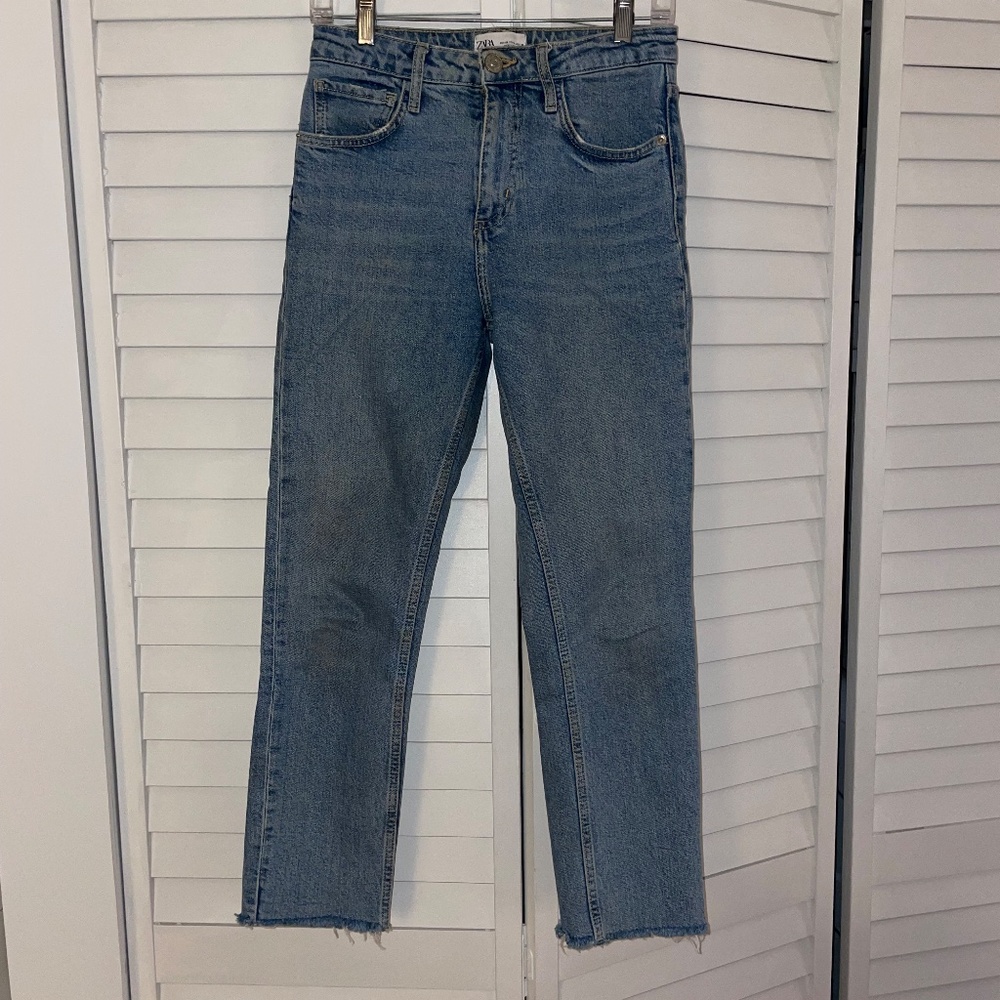 Zara Straight leg faded Denim Jeans